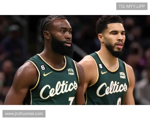 NBA赛季新动态:詹姆斯复出领军湖人迎战勇士 绿军追逐总冠军梦想