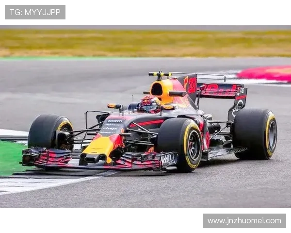 F1赛场技术革新与车队策略变化引爆新赛季激烈竞争格局全新篇章