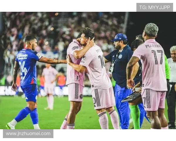 梅西加盟迈阿密国际首秀大胜引发全球热议，足球界迎来新纪元