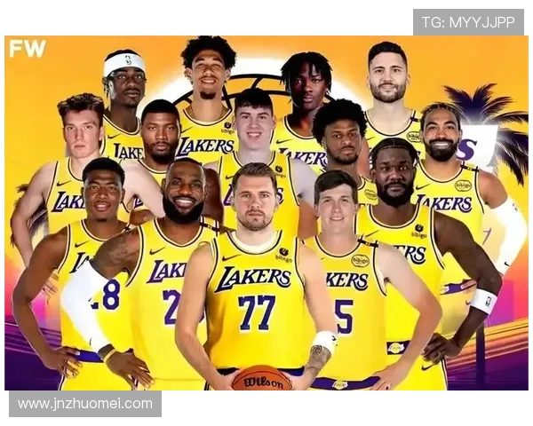 詹姆斯与湖人续约成功，球队阵容迎来新变动，季后赛前景引热议